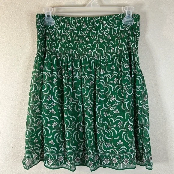 Max Studio NWT Elastic waist short Green floral print Skirt. SMALL - Picture 1 of 10